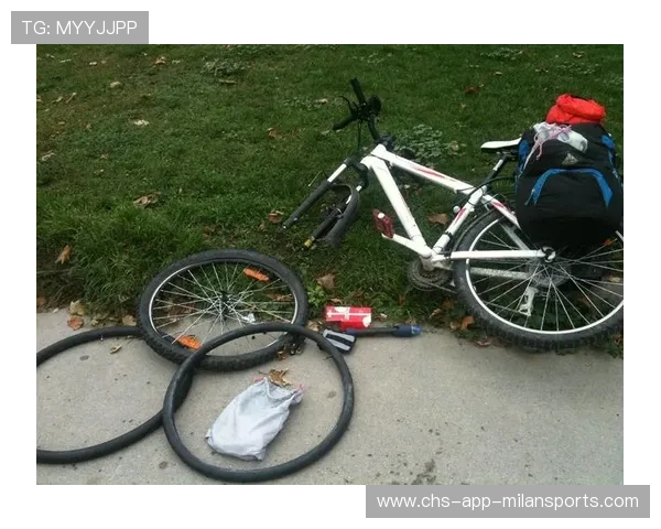 比利时自行车赛集体摔车场面吓人